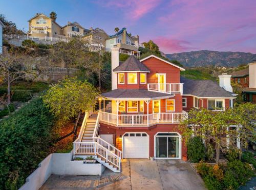 The Lookout at Summerland | The Chosen Collection