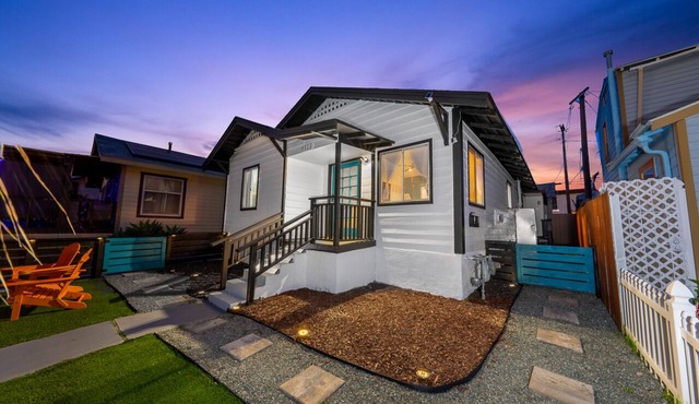 The Retro Wave Themed House