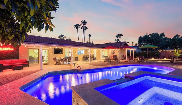The Rusty Cactus | Heated Salt Pool, Spa, & More!