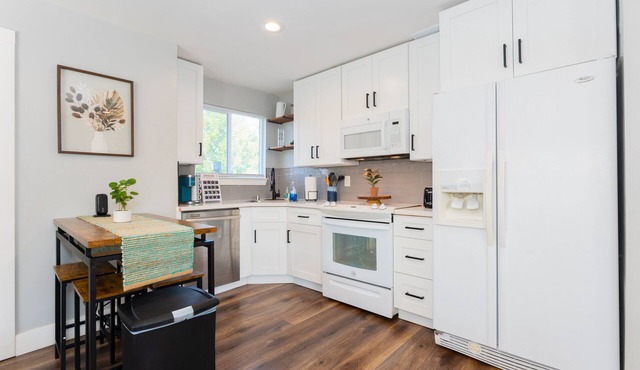 The Sunset Studio - A Picturesque Stay!