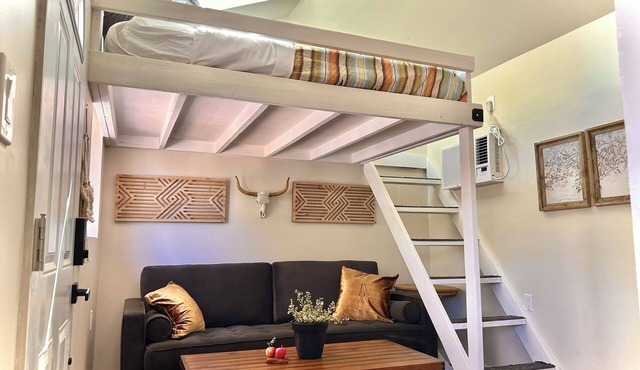 Tiny Farmhouse Cottage with Loft - Drift Asleep by Stargazing through Skylight