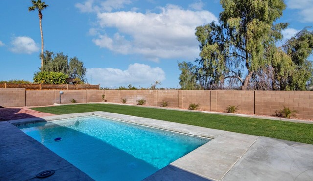 TMK-Spacious 4br home with pool for your comfort. EV charger available