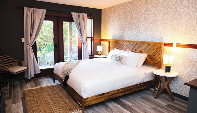 Tofino Oceanfront Hotel Suite
