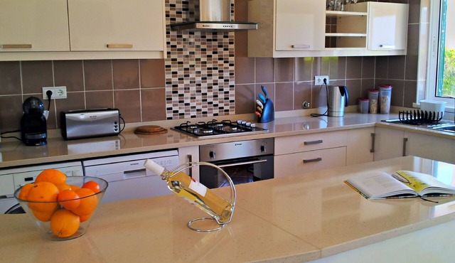 Top house! Detached villa with air conditioning and heating, private pool