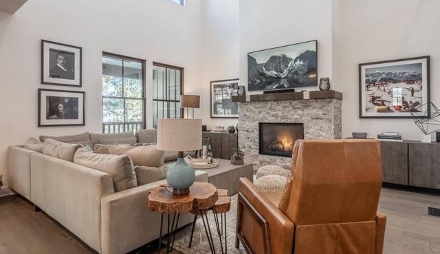 Townhome with Private Deck! Mountain Views! Fireplace!