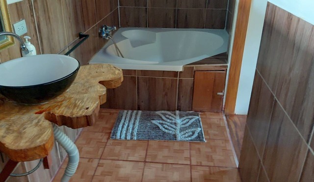 Tranquil 1-bedroom cabin in lovely Manzanillo perfect for relaxing getaway