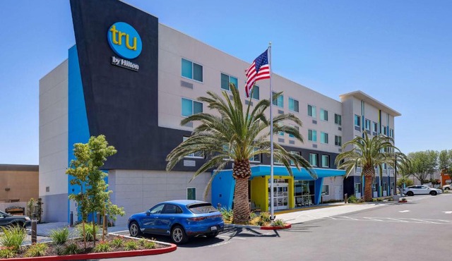 Tru By Hilton Lathrop