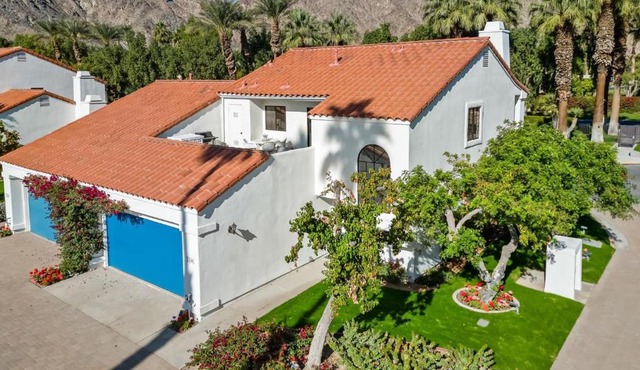 TV205 Trendy 2 bedroom Tennis Villa near LQ Resort