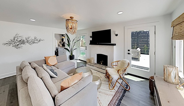 Two Downtown dog-friendly cottages near Morro Bay - walk to waterfront & dining