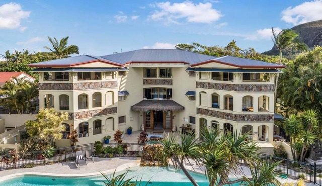 Unit 6 Nirvana a Coastal Beachside Apartment in Sunshine Coast