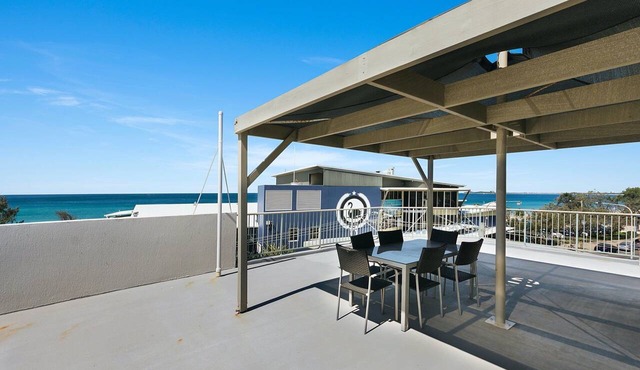 Unit 9 Surf Comber with Roof Deck