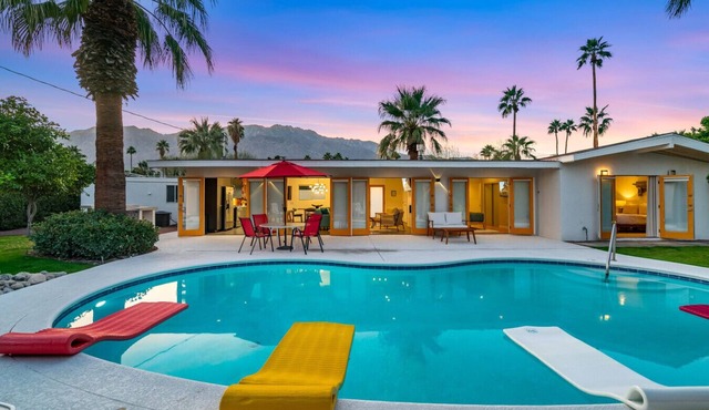 Upgraded MCM Private Retreat! Pool! Views! EV Charger! Soaking Tub! Fire Pit!