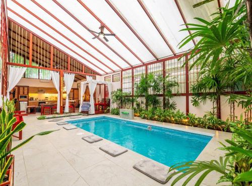 Uva Blue Villas - Pool House - AC, 3 Ensuite bedrooms, 8 guests, Koi Fish Pond