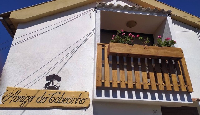 Vacation Home "Abrigo Do Cabecinho" with Mountain View, Balcony & Wi-Fi