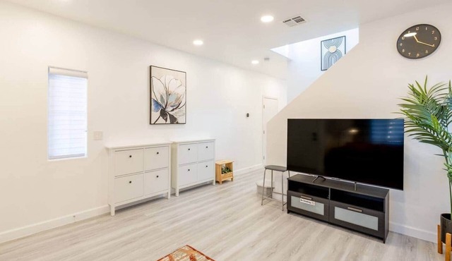 Vegas Small Warm Homestay 3 BR