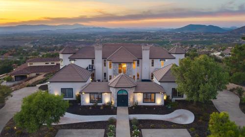Via de Oro Estate by AvantStay