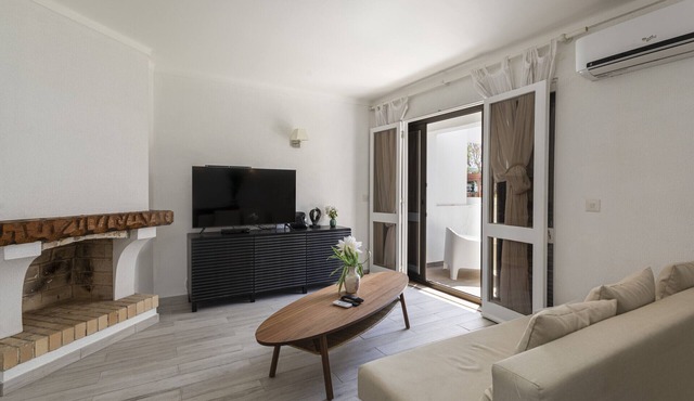 Vilamoura House Garden by Hopstays | Marina view