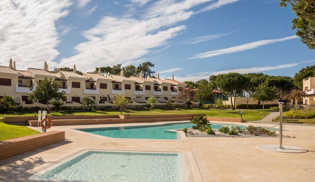 VILAMOURA TYPICAL 3 WITH POOL by HOMING