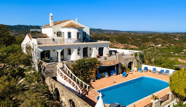 Villa Aurora by Portucasa