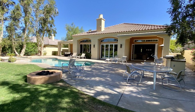Villa Bella | Resort-Style Living with Pool, Views & Casita – managed by Greenday!