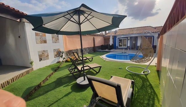 Villa 'Cantinho De Paz' with Private Pool, Wi-Fi and Air Conditioning