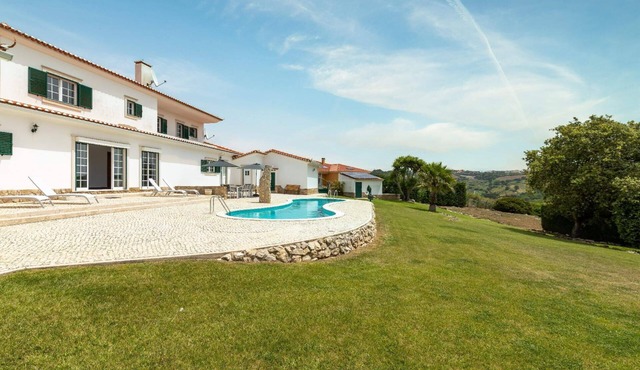 Villa Casa Branca I Spacious Retreat for 12p