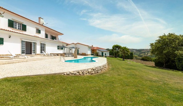 Villa Casa Branca - with Private Pool & Big Garden