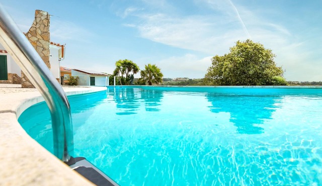 Villa "Casa Branca" with Mountain View, Pool, Wi-Fi, Garden & Terrace
