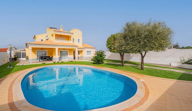 Villa Coelha - Table tennis and Pool Table