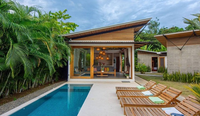 Villa Buke: 400 m from the beach, with pool