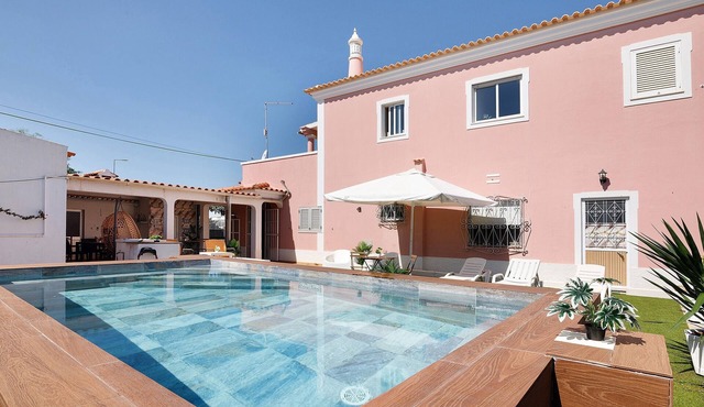 Villa 'J R Dream House' with Private Pool, Sports Equipment, Wi-Fi, AC, Private Parking