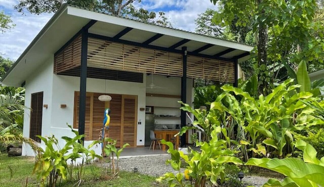 Villa Lapa 10-15 min walking to the beach