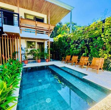 Villa Naomi Luxury house 3 min walk beach and town