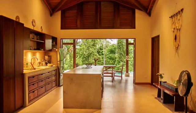 Villa Paraíso 3 bed, 2 bath w/pool and AC-15 min from Punta Uva