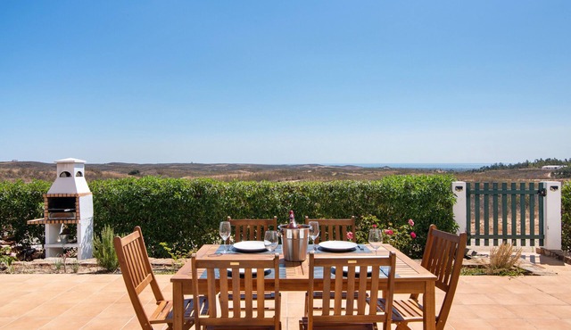 Villa 'Sunrise House' with Sea View, Wi-Fi and Air Conditioning