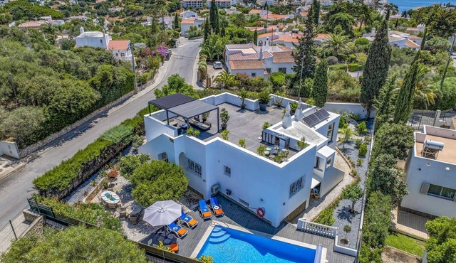 Villa Sylisia by Villa Plus