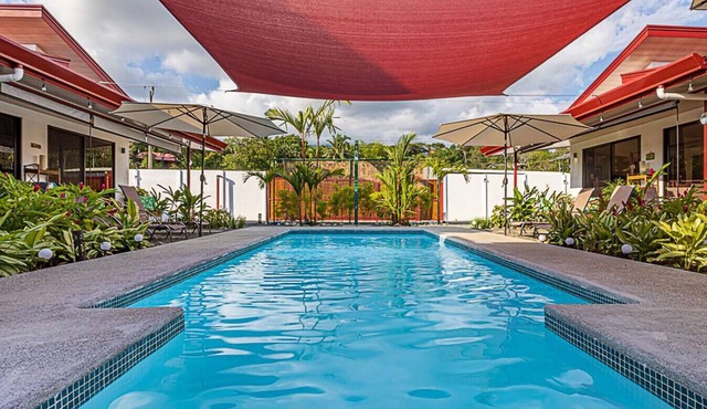 Villa Tucan, Uvita 1BR/1BA, poolside, near beach