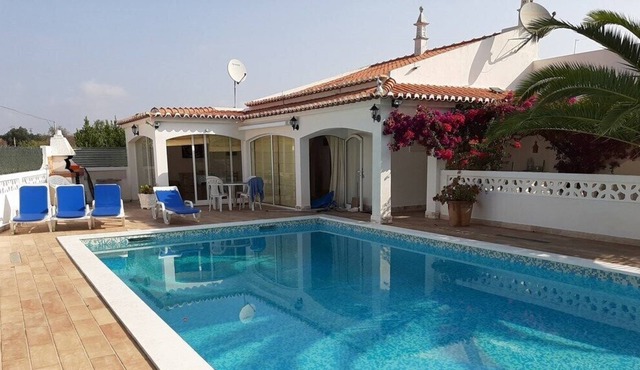 Villa with pool situated on the outskirts of Tavira