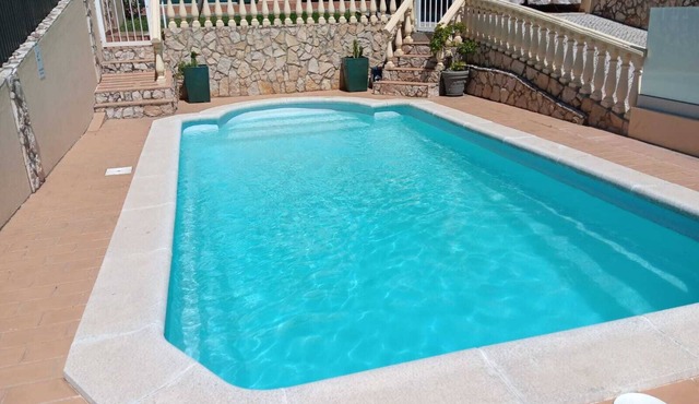 Villa with private pool and free wifi near the center and the beach
