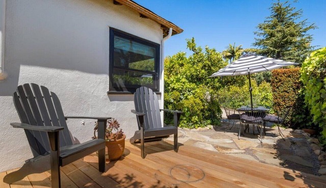 Walk to coffee, relax on the private deck!