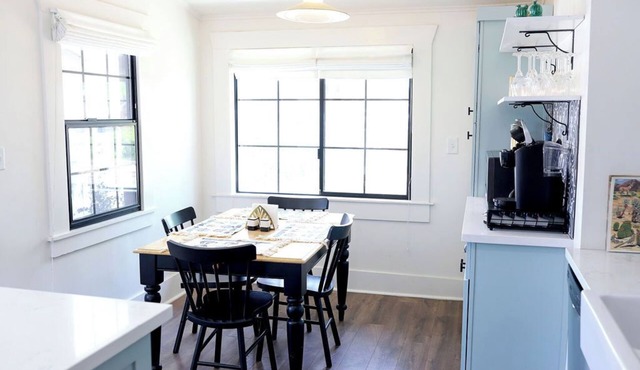 Walkable Historic Downtown Retreat Near Windmill Winery & Outdoor Adventure