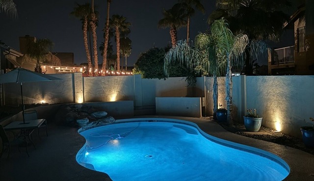 Water’s Nice. Spacious. Heated Pool. Billiards. BBQ. Piano. in Phoenix