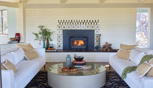 Yosemite-BaseCamp is a Hilltop Tranquil LUX Ranch-house Retreat - sleeps 6 to 8