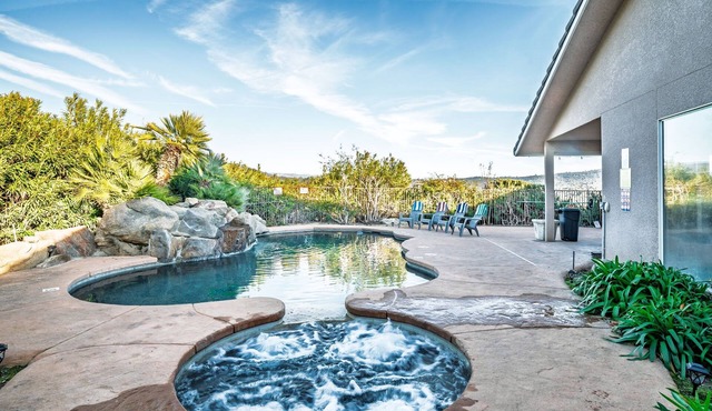 Yosemite Getaway - Pool & Heated Spa/Game Room/Family & Pet Friendly