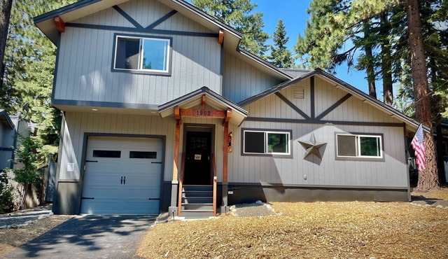 Your BRAND NEW Tahoe basecamp, with Hot tub and Massive Bunkroom!