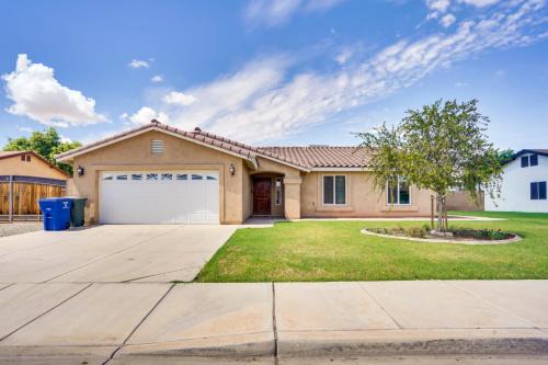 Yuma Family Home w/Covered Patio + Grill!