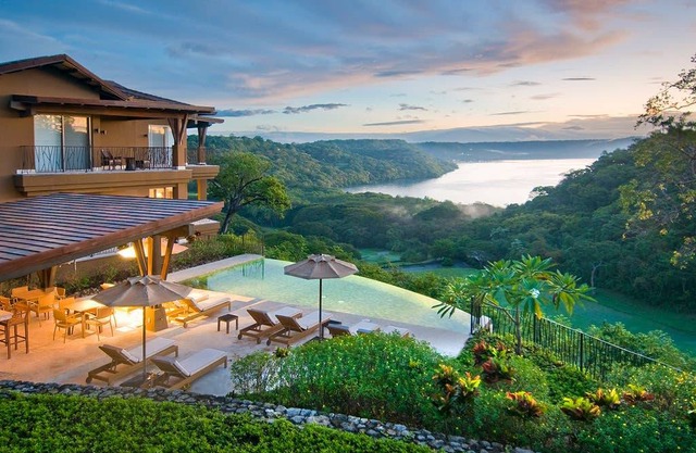 325 m² Condo ∙ 3 bedrooms ∙ 6 guests