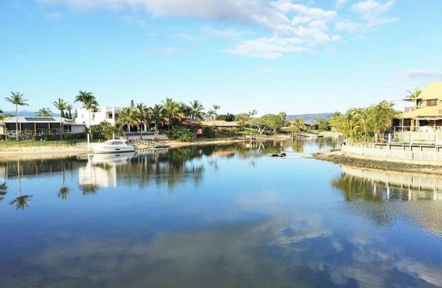 5 Bedroom Luxury Waterfront Home