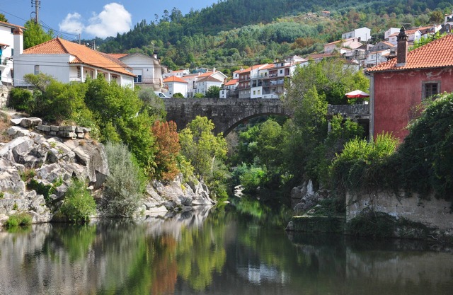 Look The River 