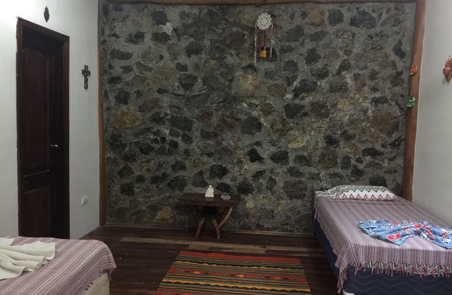 Beautiful Jungle Casa , walking distance to beach & town